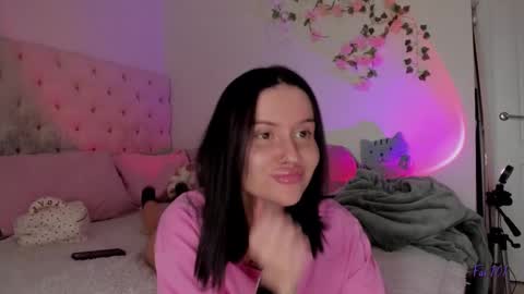 Snapshot of ella_gdss chatting on 11/02/25, 09:00 ELLA online show from 11/02/25, 09:00