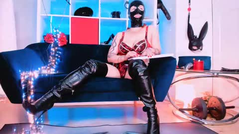 ella_kross online show from 02/10/25, 12:08
