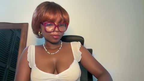 Ella online show from 06/03/26, 10:51