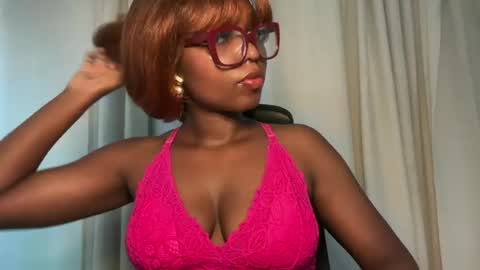 Ella online show from 06/19/26, 11:47