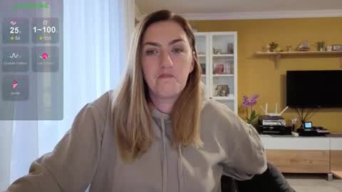 Snapshot of ella_max_live chatting on 11/04/25, 06:23 Ella  Max online show from 11/04/25, 06:23