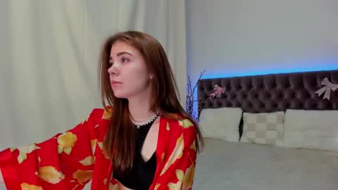 Ella Mayers online show from 02/10/25, 04:41