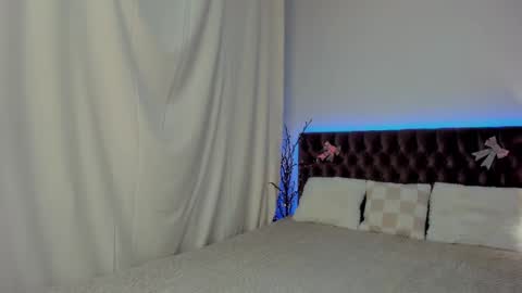 Ella Mayers online show from 02/12/25, 01:41