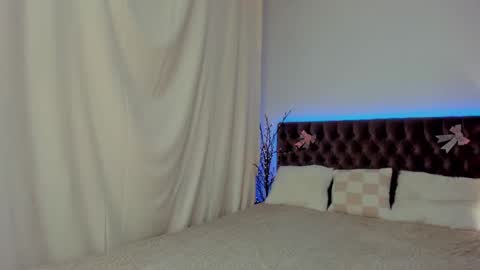 Ella Mayers online show from 02/14/25, 01:23