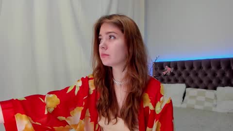 Ella Mayers online show from 02/16/25, 03:04