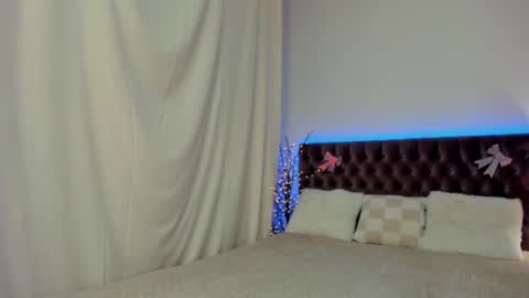 Ella Mayers online show from 02/16/25, 09:48
