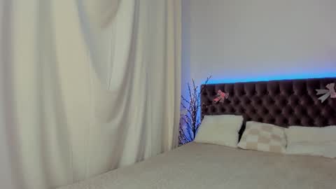 Ella Mayers online show from 02/22/25, 09:37