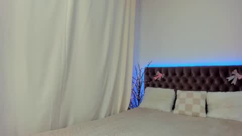 Ella Mayers online show from 03/06/25, 04:08