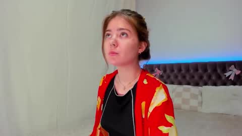 Ella Mayers online show from 03/09/25, 03:43