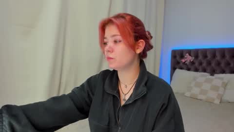 Ella Mayers online show from 10/11/25, 12:15