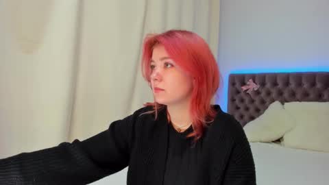 Ella Mayers online show from 10/26/25, 01:17