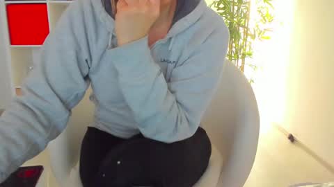 ella_squirt online show from 03/06/25, 08:30