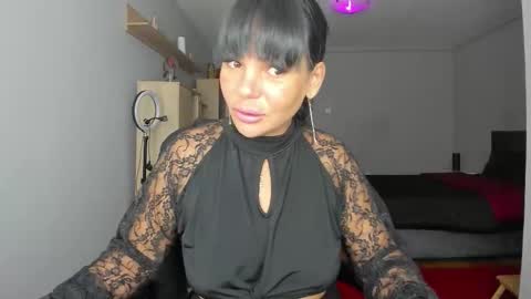 Ella online show from 09/30/25, 03:50