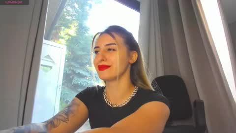 ella_vee online show from 09/14/25, 05:28