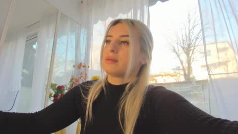 ella_vee online show from 03/10/26, 06:07