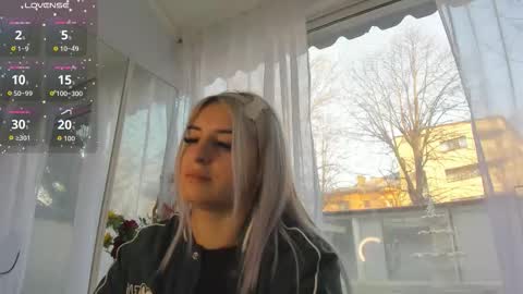 ella_vee online show from 03/17/26, 05:44
