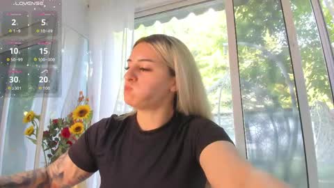 ella_vee online show from 06/06/26, 05:34