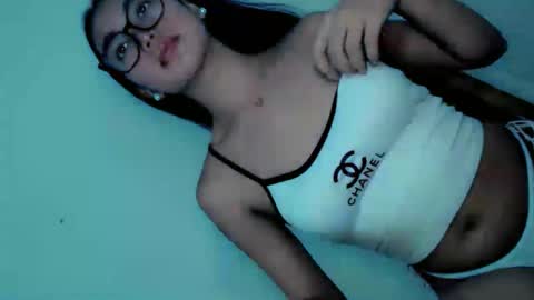ella_walkerxxx online show from 06/10/26, 03:44
