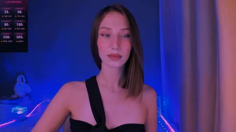 ellaamber online show from 05/19/26, 01:56