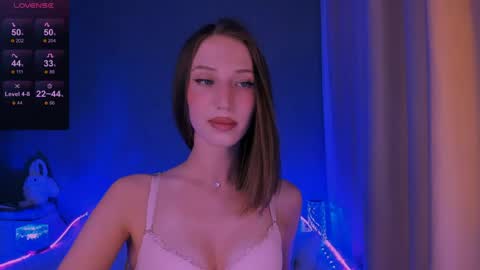 ellaamber online show from 05/25/26, 04:35