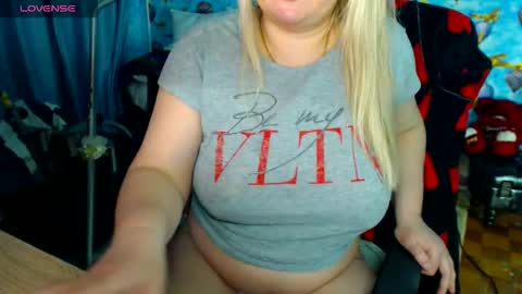 Snapshot of ellabella36dd chatting on 02/28/26, 09:27 IsaBella online show from 02/28/26, 09:27