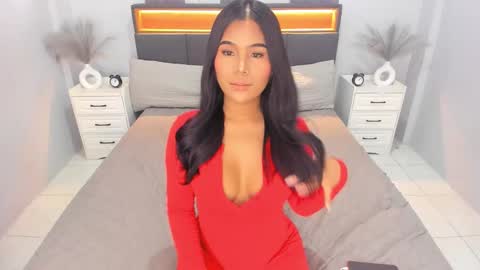 Snapshot of ellabrown_ chatting on 03/25/26, 07:14 SINGLE PO online show from 03/25/26, 07:14