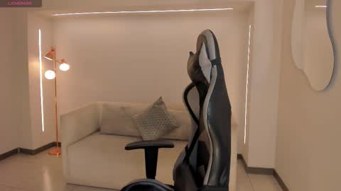 Snapshot of ellaclark chatting on 09/17/25, 07:04 EllaClark online show from 09/17/25, 07:04