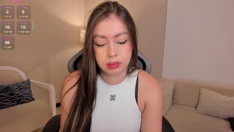 Snapshot of ellaclark chatting on 09/23/25, 06:55 EllaClark online show from 09/23/25, 06:55