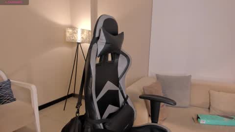 Snapshot of ellaclark chatting on 09/26/25, 07:07 EllaClark online show from 09/26/25, 07:07