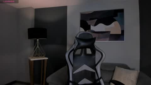 Snapshot of ellaclark chatting on 09/28/25, 04:56 EllaClark online show from 09/28/25, 04:56