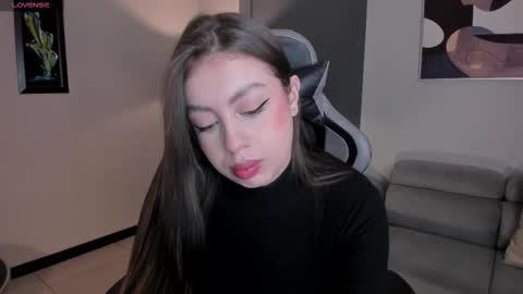 Snapshot of ellaclark chatting on 09/29/25, 06:57 EllaClark online show from 09/29/25, 06:57