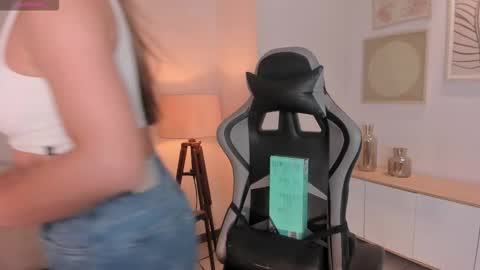 Snapshot of ellaclark chatting on 10/03/25, 06:27 EllaClark online show from 10/03/25, 06:27