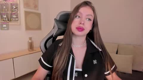 Snapshot of ellaclark chatting on 10/16/25, 05:58 EllaClark online show from 10/16/25, 05:58