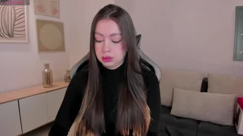 Snapshot of ellaclark chatting on 10/17/25, 03:14 EllaClark online show from 10/17/25, 03:14