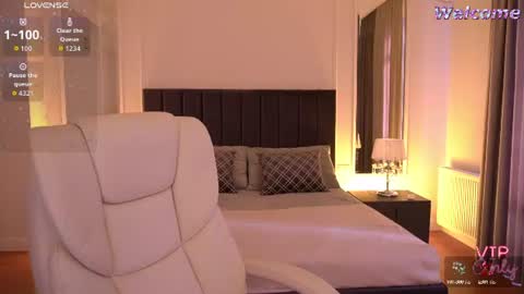 Ella online show from 06/14/26, 04:14