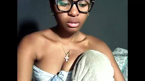 Snapshot of ellah245 chatting on 05/24/26, 04:28 ellah245 online show from 05/24/26, 04:28