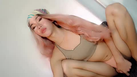 ellah_bonita online show from 01/10/25, 09:34