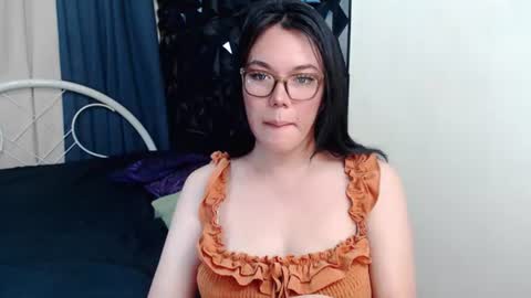 Snapshot of ellahollywood1818 chatting on 08/03/26, 01:48 CINDERELLA online show from 08/03/26, 01:48