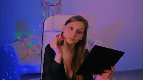Ella online show from 02/20/25, 12:36