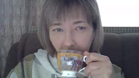 ellajohnsonx online show from 02/09/25, 12:30