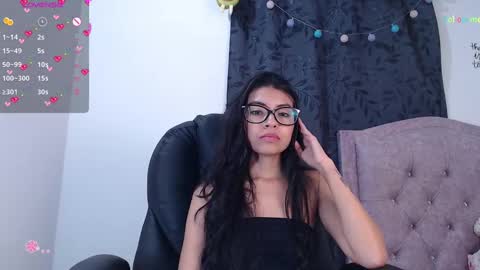 Snapshot of ellajonz chatting on 01/09/25, 08:03 Ella Amoneth online show from 01/09/25, 08:03