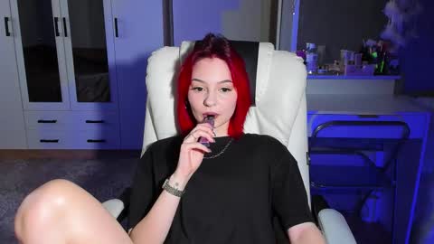 ellales online show from 11/25/25, 10:48