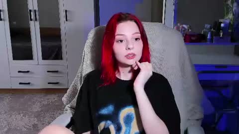 ellales online show from 06/12/26, 08:46