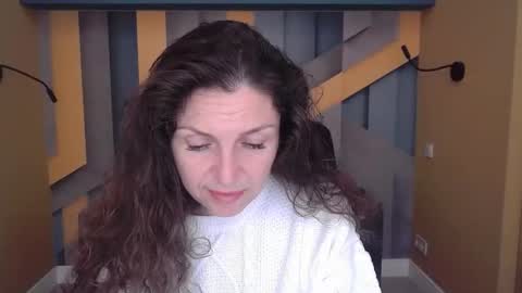 Snapshot of ellalongs chatting on 11/04/25, 12:26 EllaLongs online show from 11/04/25, 12:26