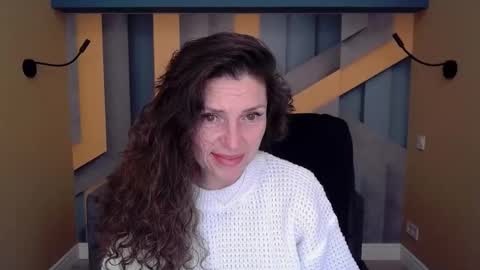 Snapshot of ellalongs chatting on 11/11/25, 12:27 EllaLongs online show from 11/11/25, 12:27