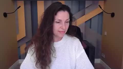 Snapshot of ellalongs chatting on 11/14/25, 12:48 EllaLongs online show from 11/14/25, 12:48