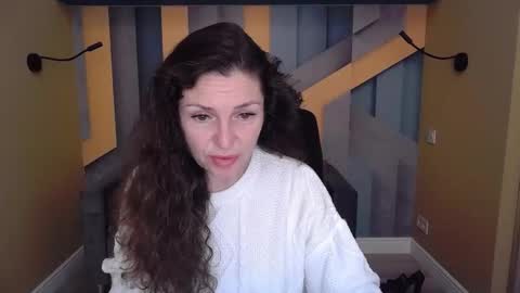 Snapshot of ellalongs chatting on 11/23/25, 12:27 EllaLongs online show from 11/23/25, 12:27