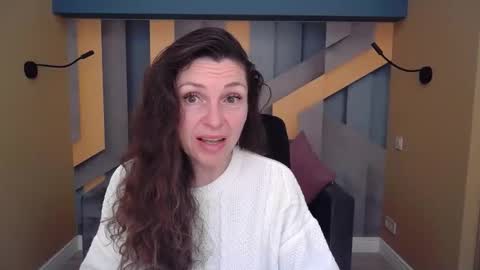 Snapshot of ellalongs chatting on 11/26/25, 12:39 EllaLongs online show from 11/26/25, 12:39