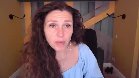 EllaLongs online show from 06/05/26, 11:49