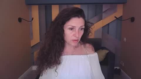 EllaLongs online show from 06/09/26, 11:55